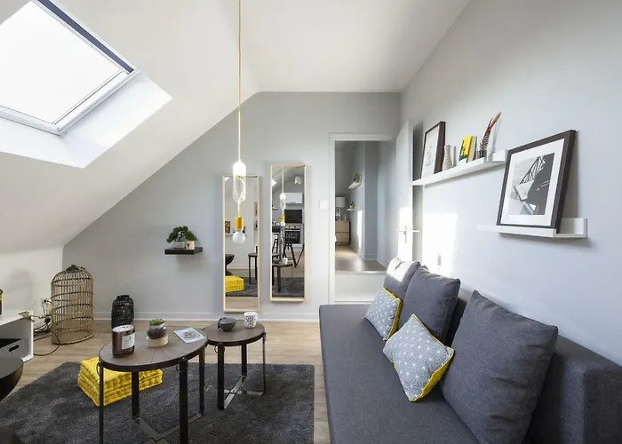 Daire Azulejo By Cocoonr